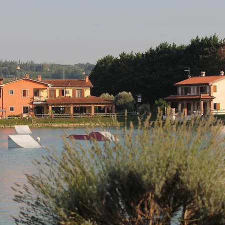 Bed & Breakfast Laghetto Ai Portici *